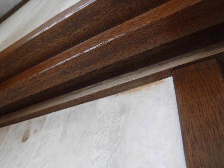 上方（若干削れ？）