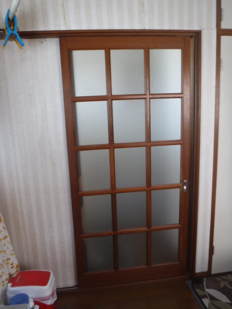 玄関横の引き戸
