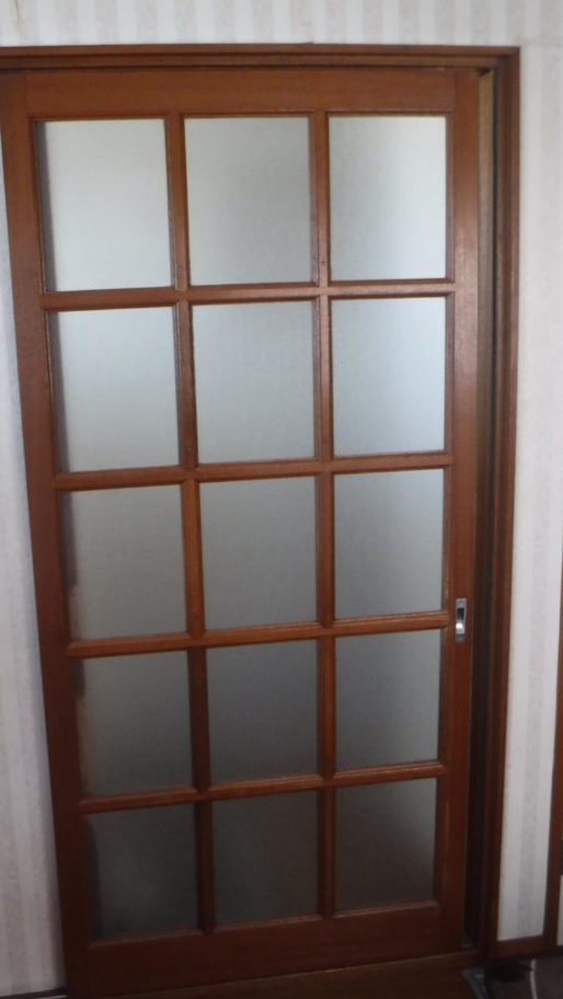 玄関横の引き戸