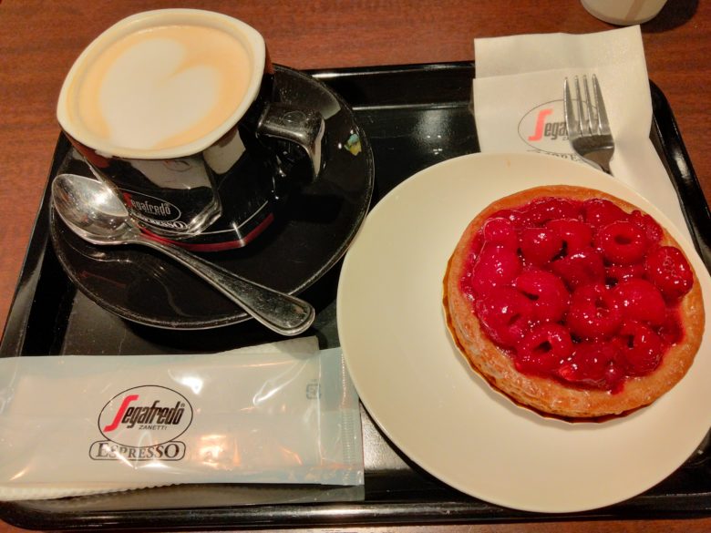 セガフレード・ザネッティ・エスプレッソ　ケーキセット