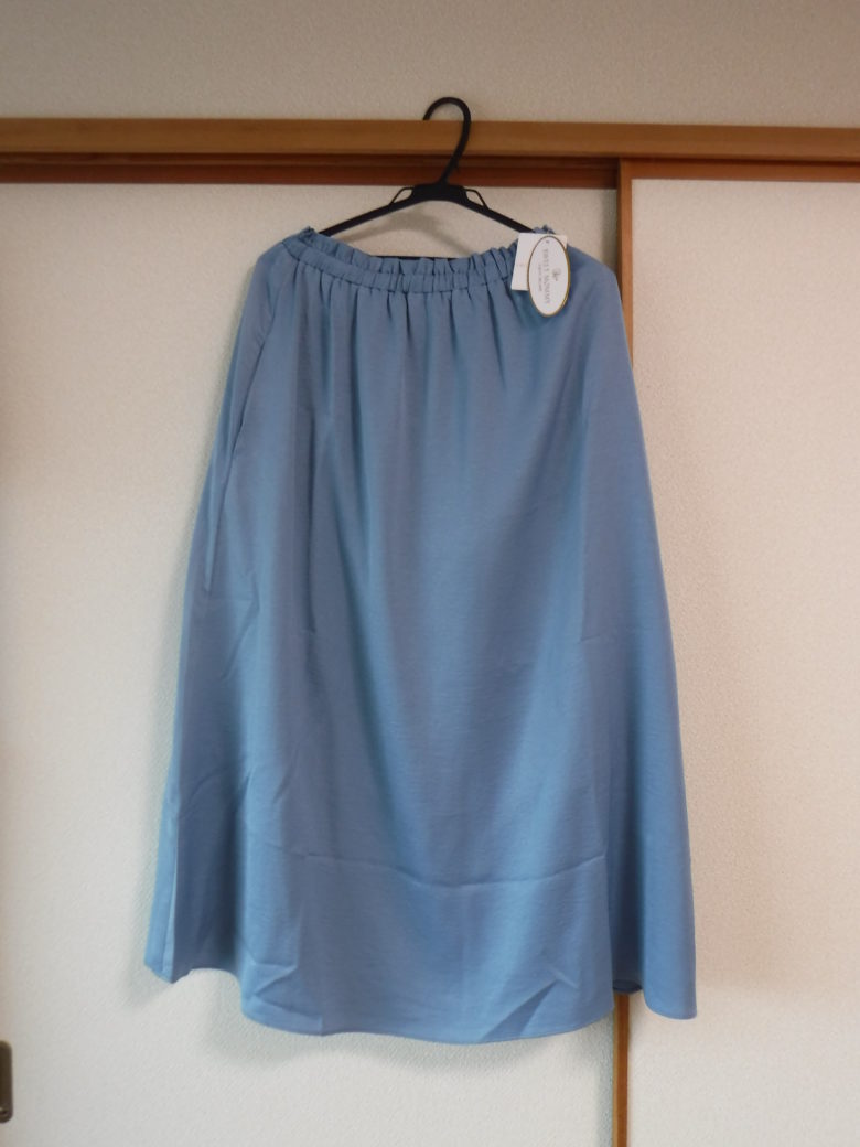 アールカワイイ７月の服　スカート