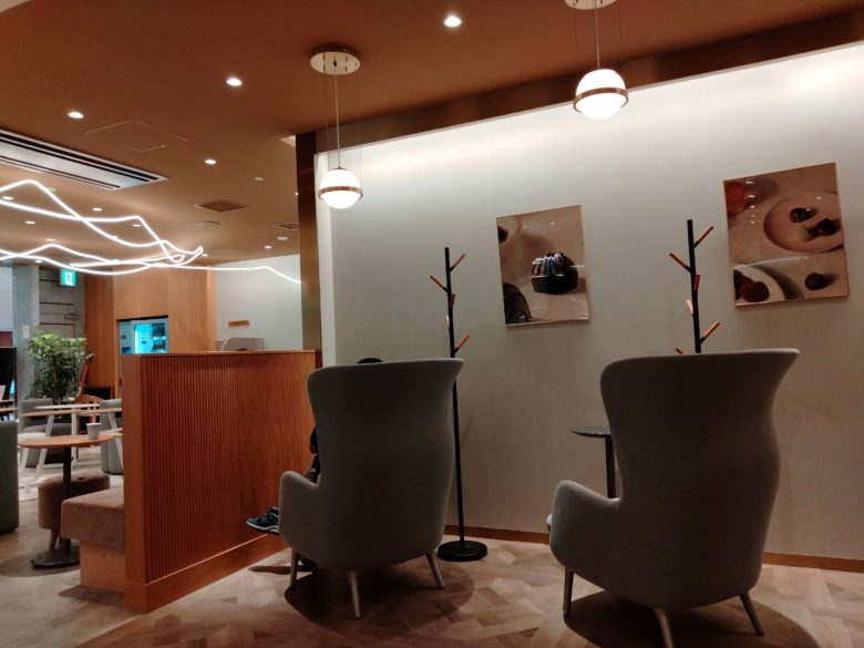 ゴディバカフェ　おひとりさま席