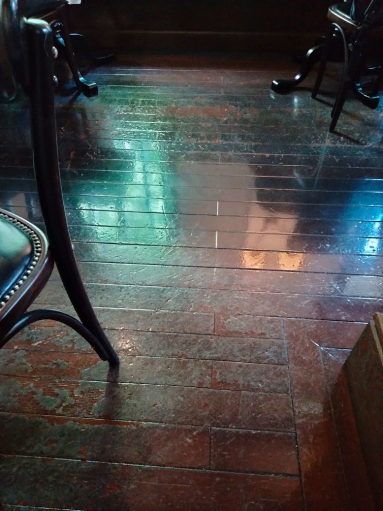 三菱一号館美術館 cafe1894 床