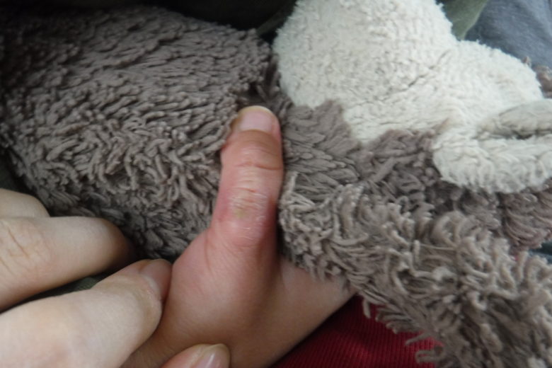 指しゃぶり過渡期