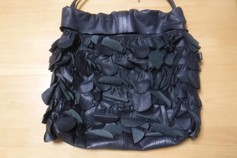 本革かばんアイロン前