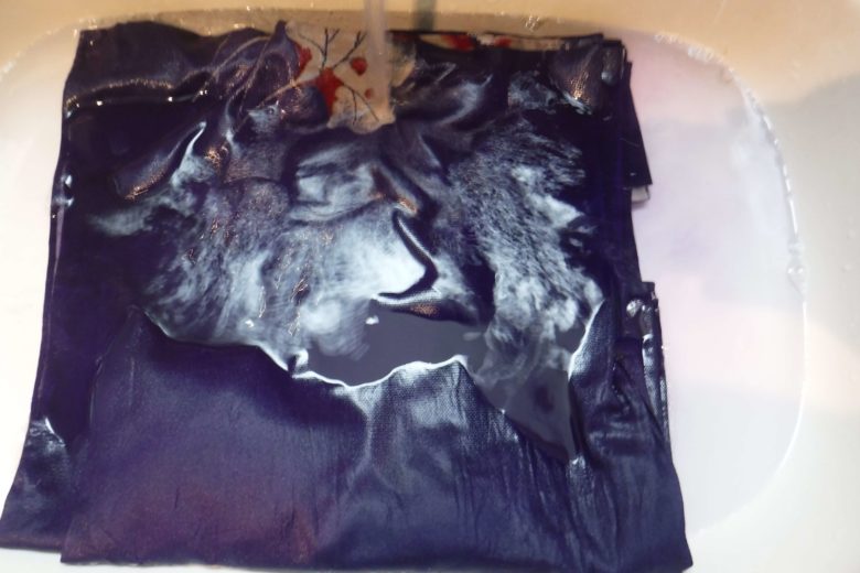 着物水洗い(色落ち）