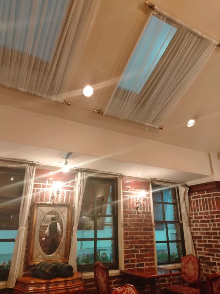 銀座トリコロール　天窓