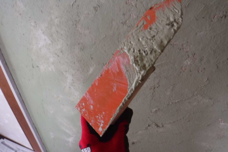 コテに漆喰をとる量