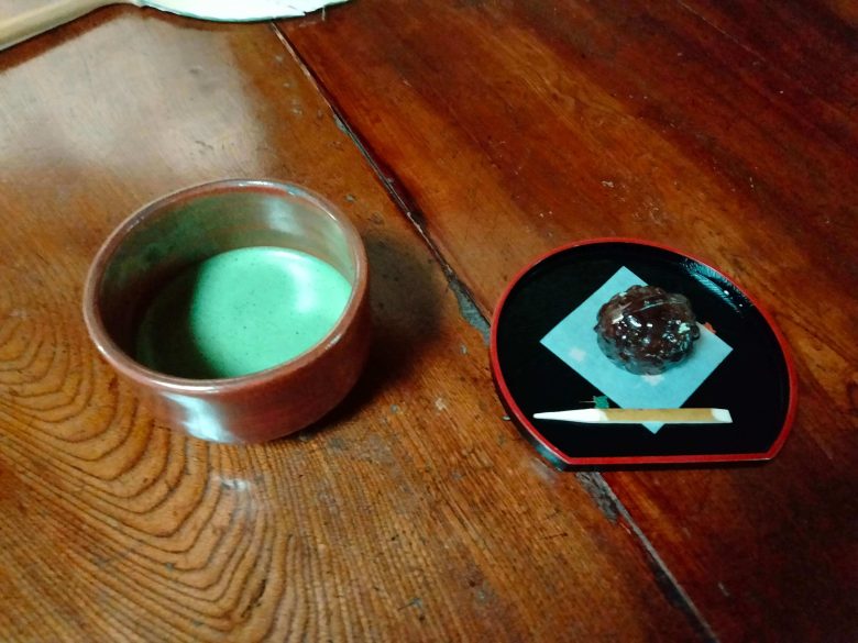 お抹茶と和菓子のセット