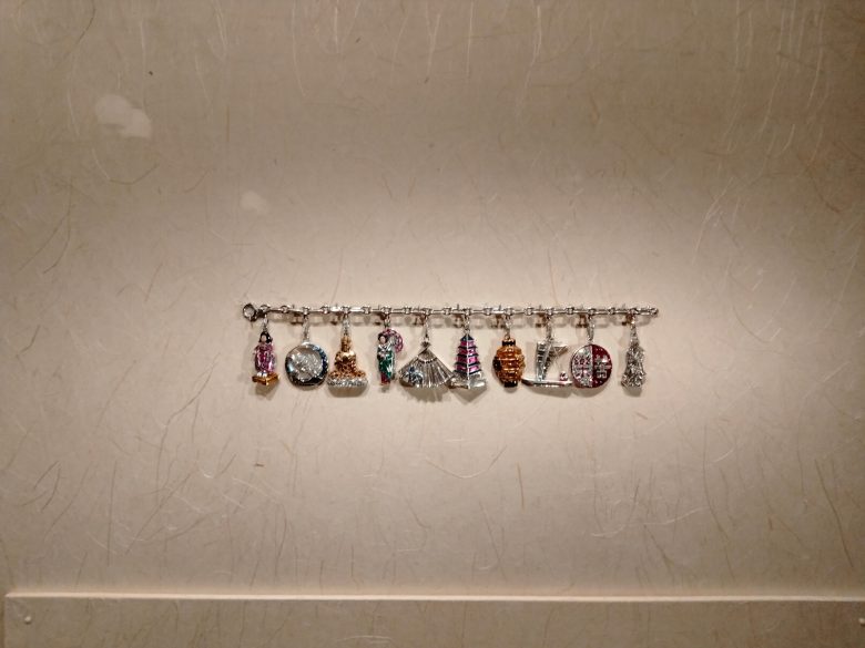 チャームブレスレット