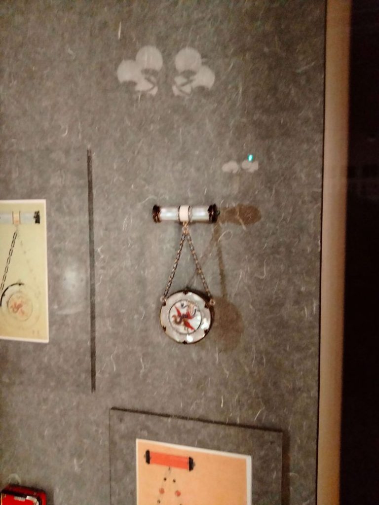 リップスティックホルダー付き　パウダーコンパクト