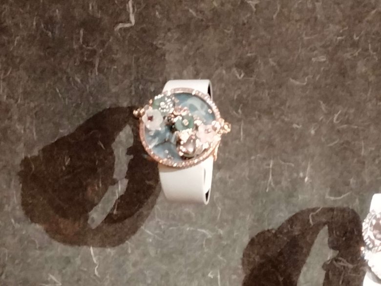 フロッグ＆カープ　デコール　ブローチウォッチ